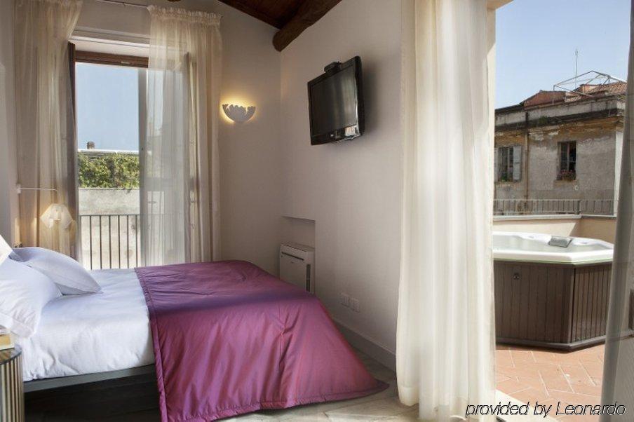Navona Palace Luxury Inn Рим Стая снимка